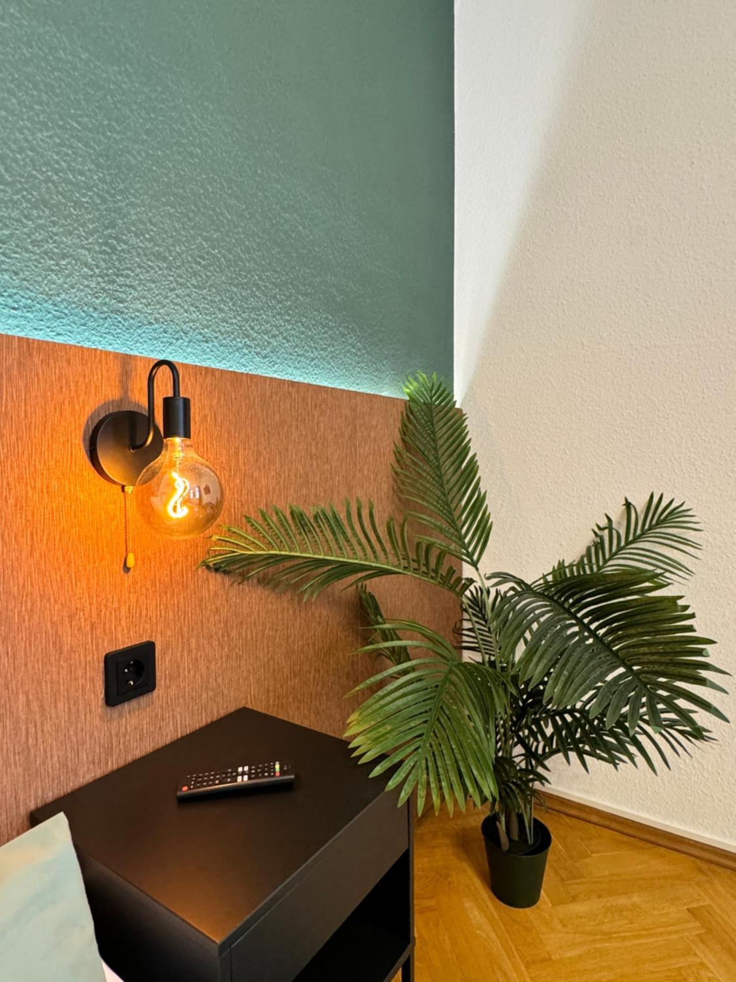 Rebelrents #4 Design Trifft Komfort - Einzigartiges Ferienapartment In Der Nahe Des Hauptbahnhofs Halle  Buitenkant foto